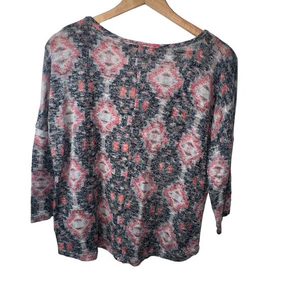 Kristin Nicole Large Lightweight Sweater - Picture 2 of 4